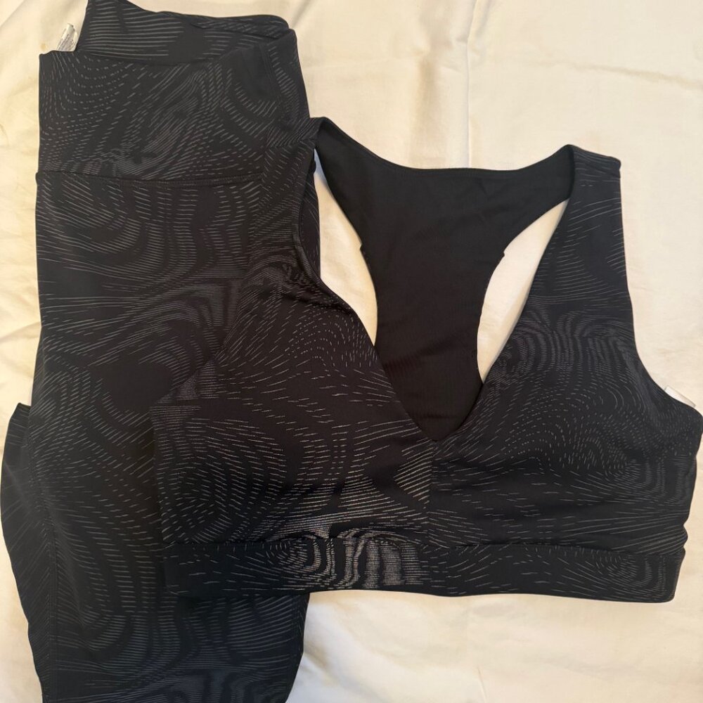Fabletics Set - Black High Frequency Reflective - image 2